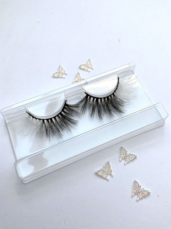 Crue  Black and White False Lashes