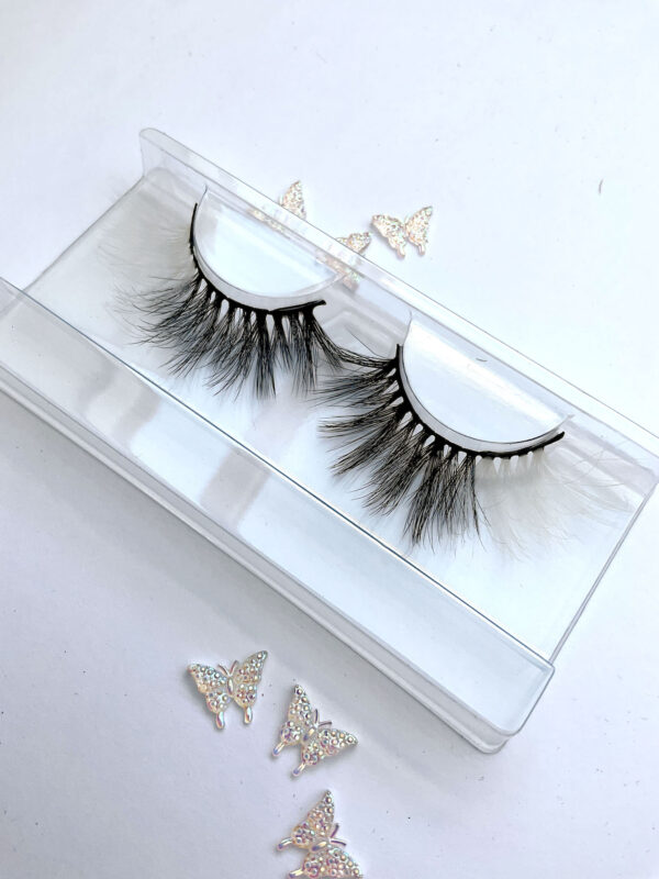 Crue  Black and White False Lashes - Image 2