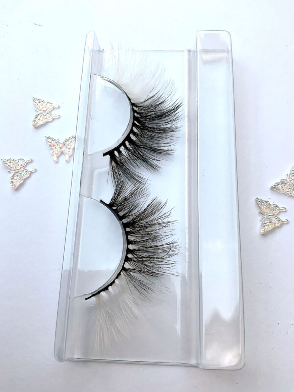 Crue  Black and White False Lashes - Image 3