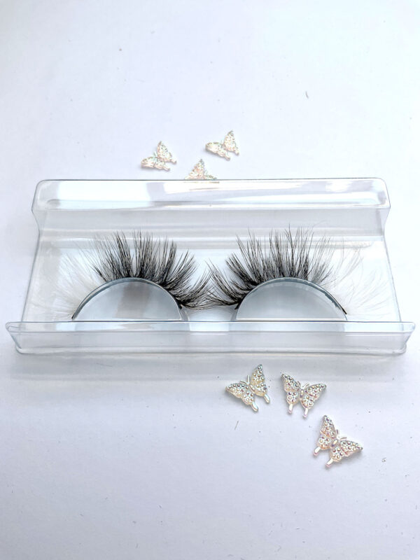 Crue  Black and White False Lashes - Image 5