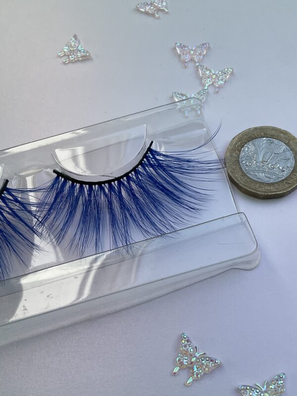 Elizabeth Royal Blue Jumbo False Lashes 25mm - Image 6