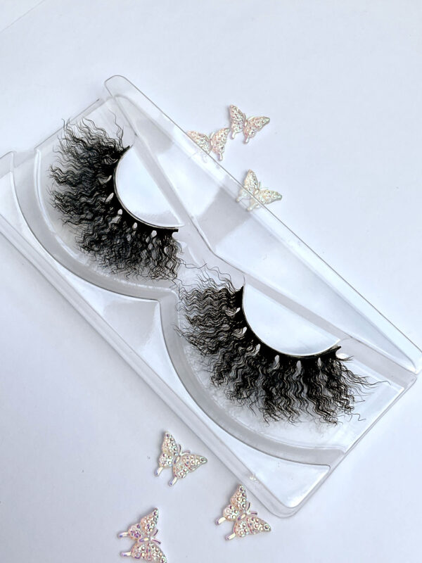 Millie Black Super Crimped False Lashes 15-20mm - Image 2