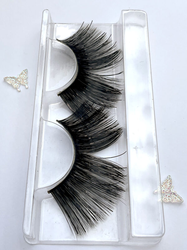 Sissel Black Long False Lashes Eyelashes with Black Tinsel - Image 3