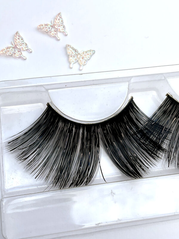 Sissel Black Long False Lashes Eyelashes with Black Tinsel - Image 4