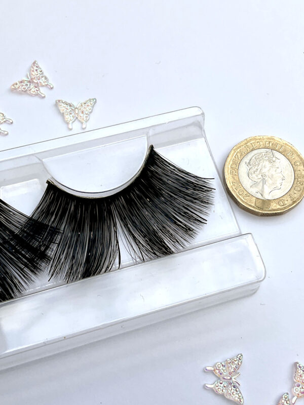 Sissel Black Long False Lashes Eyelashes with Black Tinsel - Image 6