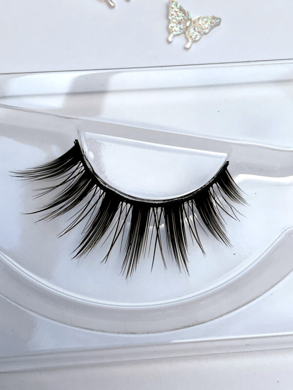 Willow Black False Lashes Eyelashes - Image 3