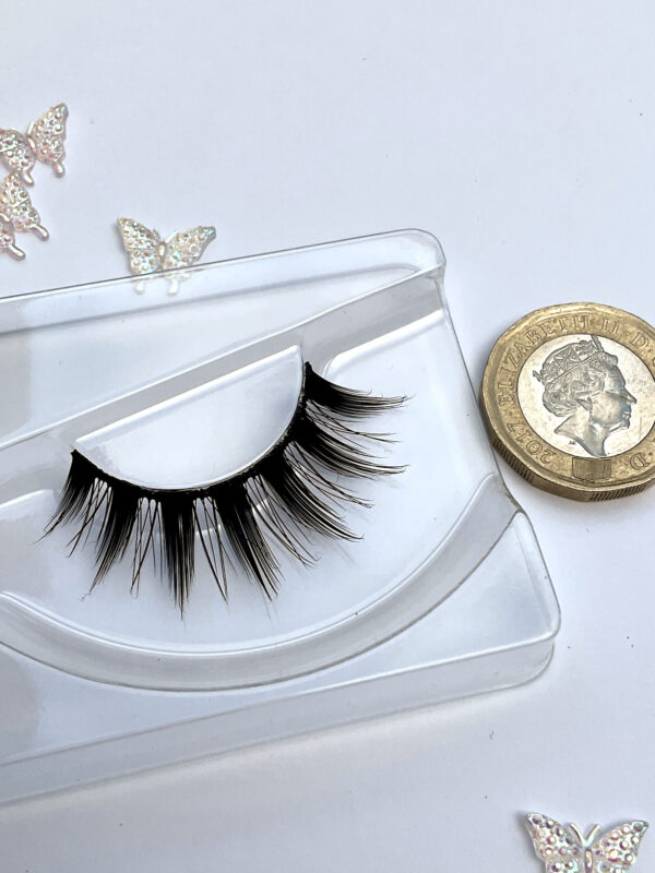 Willow Black False Lashes Eyelashes - Image 6