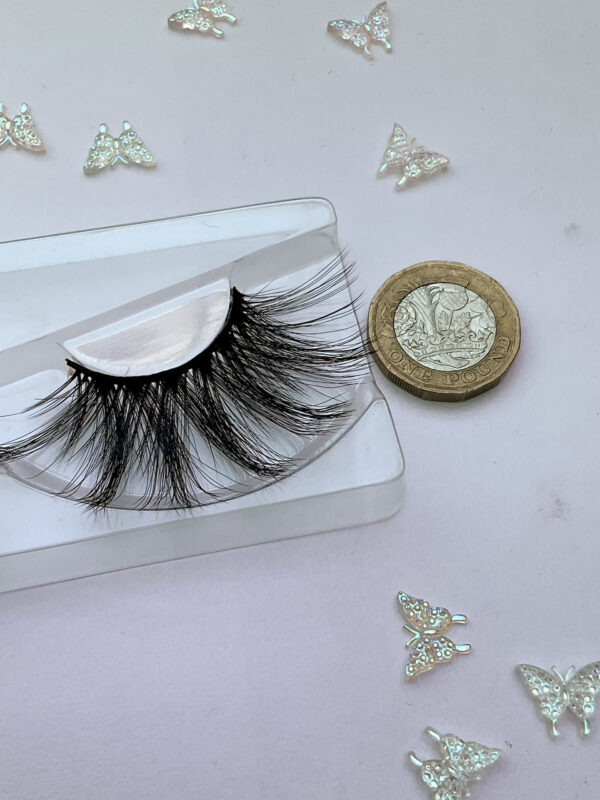 Cynthia Black Jumbo False Lashes 25mm - Image 6