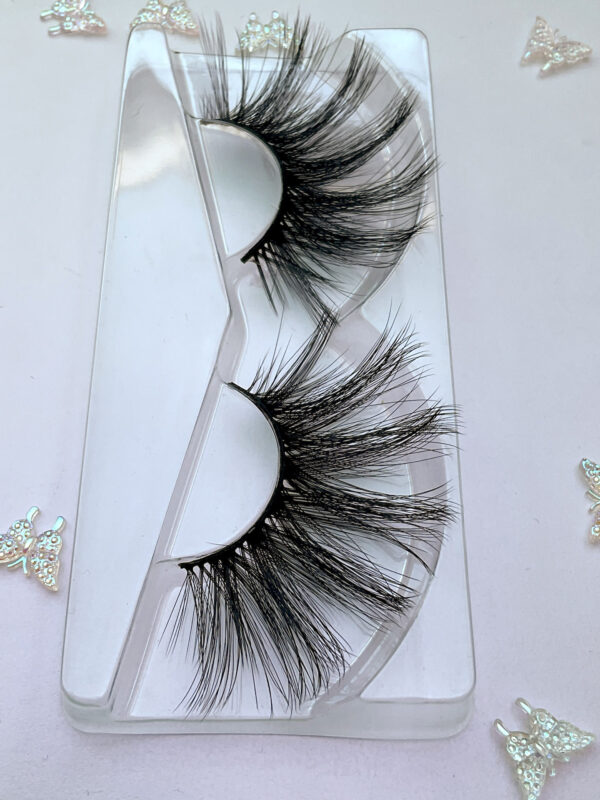 Cynthia Black Jumbo False Lashes 25mm - Image 4