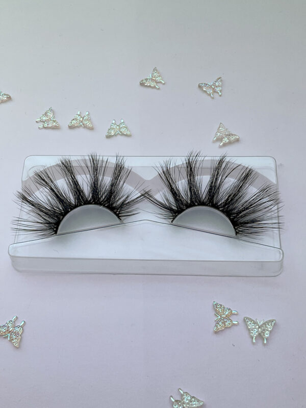 Cynthia Black Jumbo False Lashes 25mm - Image 5