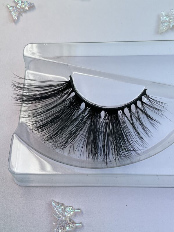 Dita Black Jumbo False Lashes 25mm - Image 2