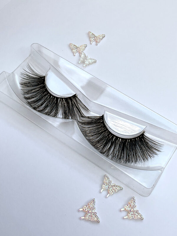 Lenia Black Medium 20mm False Lashes Eyelashes - Image 2