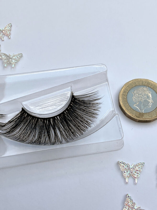 Lenia Black Medium 20mm False Lashes Eyelashes - Image 5