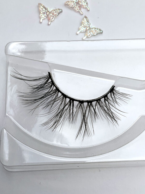 Mysti Black Medium Spiky False Lashes - Image 3