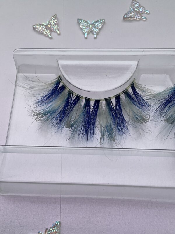 Sonia Blue and Off White Jumbo False Lashes Eyelashes 25mm - Image 3