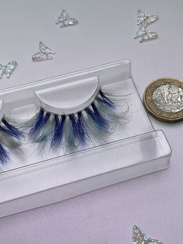 Sonia Blue and Off White Jumbo False Lashes Eyelashes 25mm - Image 6