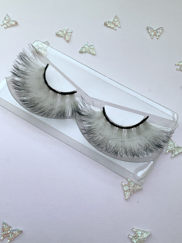 Winterrose White and Black False Lashes Eyelashes - Image 3