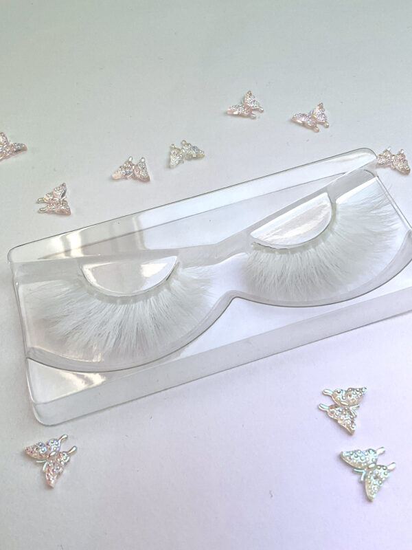 Wynter White False Lashes Eyelashes