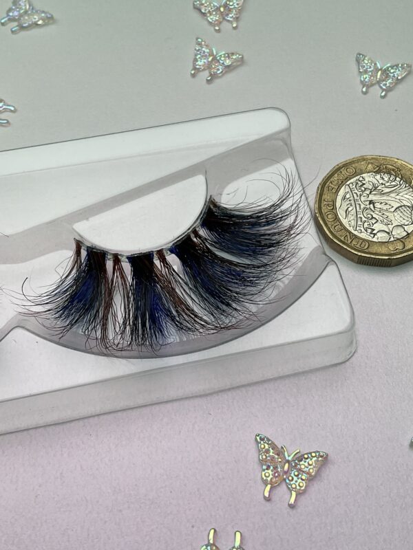 Bella Blue and Brown 25mm False Lashes - Image 6