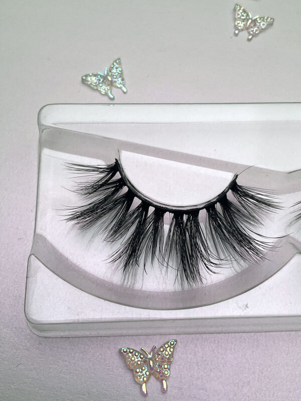 Farrah Black Spiky False Lashes 15mm - Image 4