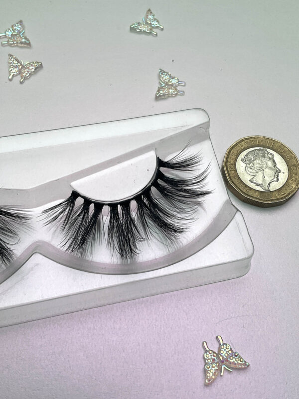 Farrah Black Spiky False Lashes 15mm - Image 6