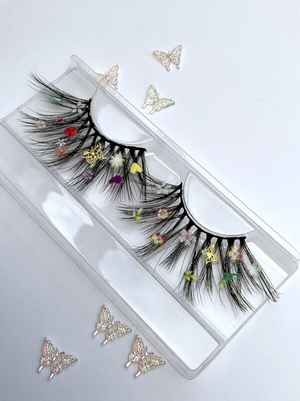 Flutter False Lashes with Flowers and Butterflies - Image 2