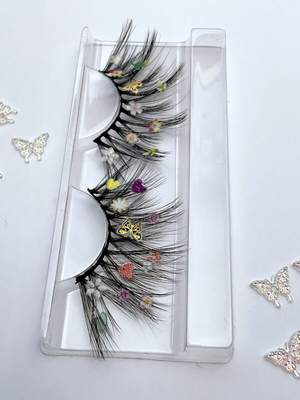 Flutter False Lashes with Flowers and Butterflies - Image 4