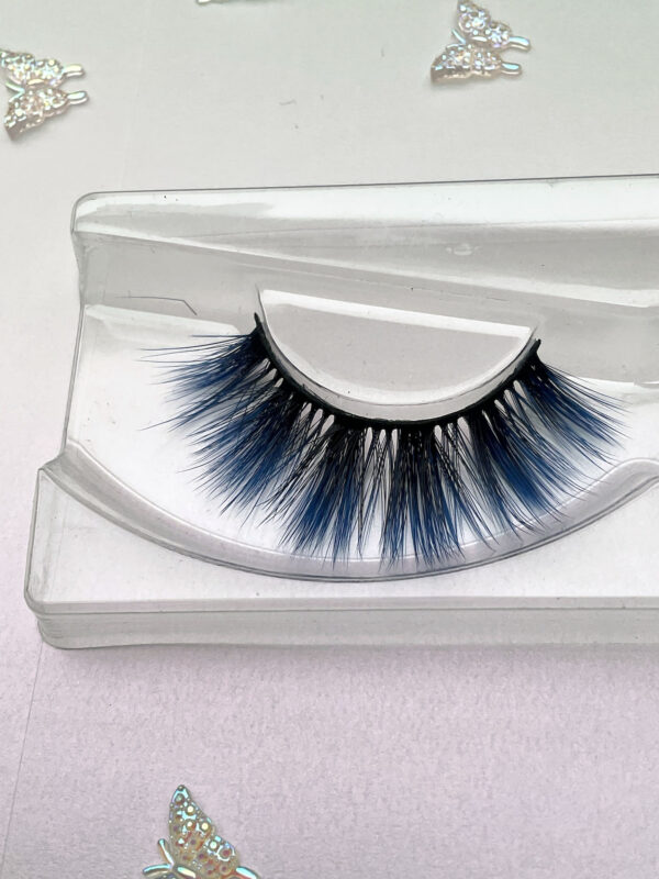 Bailey Blue Tipped Black False Lashes - Image 3