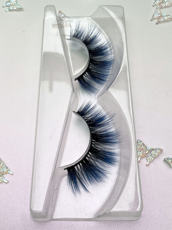 Bailey Blue Tipped Black False Lashes - Image 4