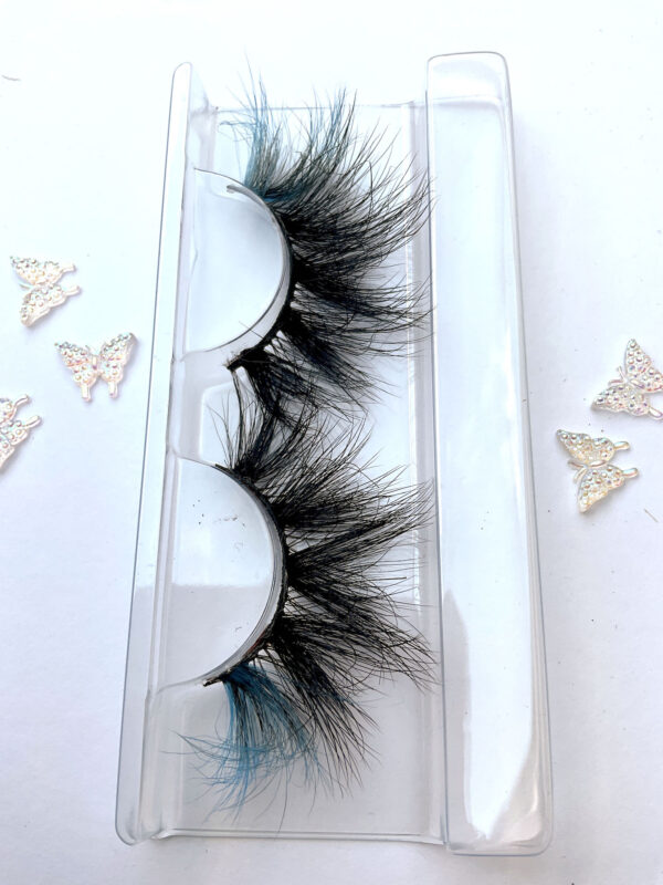 Skylar Black and Bright Blue 25mm False Lashes - Image 4