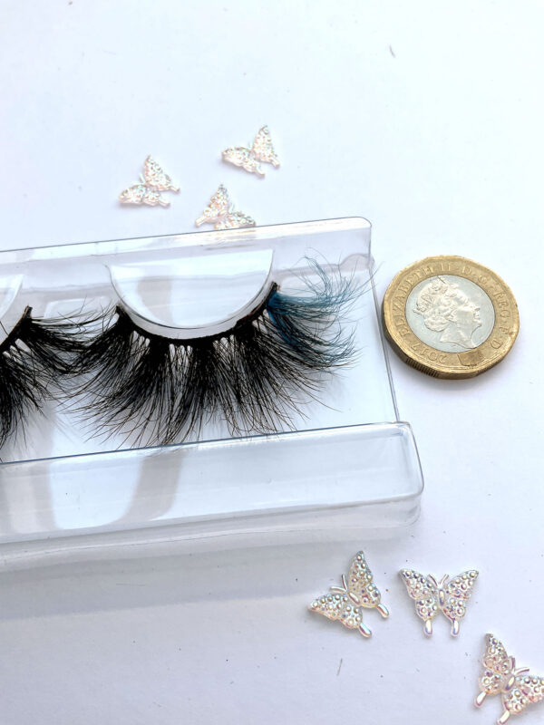 Skylar Black and Bright Blue 25mm False Lashes - Image 6