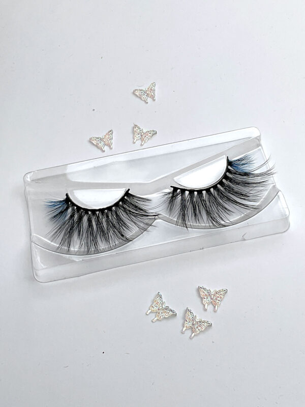 Kia Black and Light Blue False Lashes