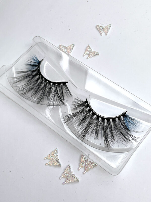 Kia Black and Light Blue False Lashes - Image 2