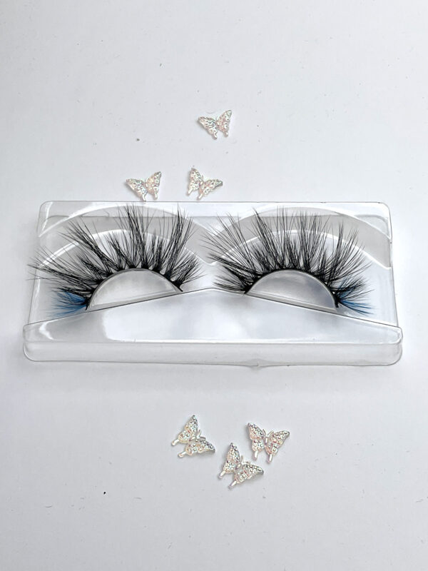 Kia Black and Light Blue False Lashes - Image 5