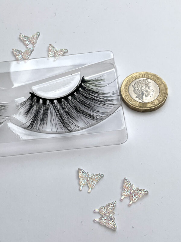 Mia Black and Pale Green False Lashes - Image 6