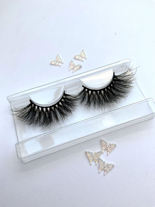 Uhura Black and White 20-25mm False Lashes