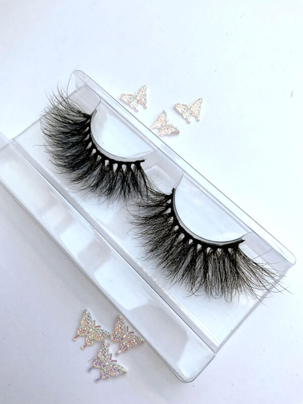 Uhura Black and White 20-25mm False Lashes - Image 2