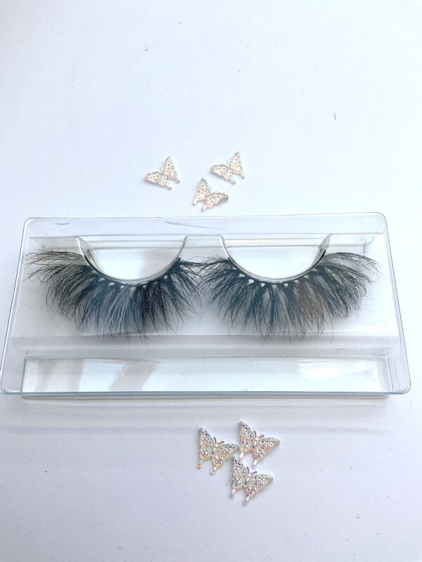 Uhura Black and White 20-25mm False Lashes - Image 4