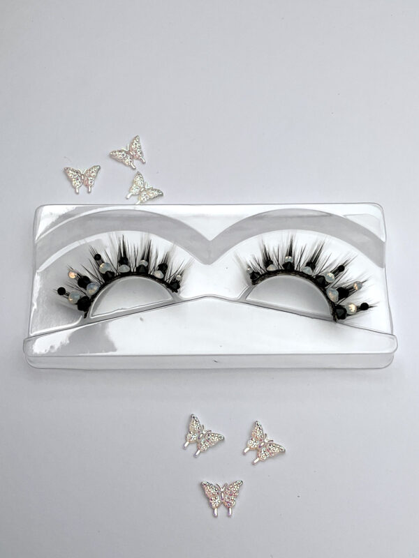 Wilma Bedazzled Black & White False Lashes - Image 5