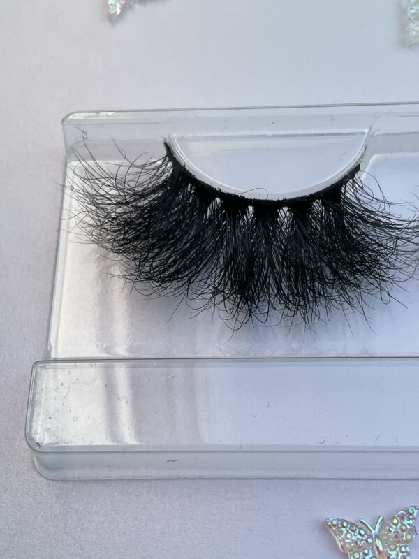 Oletha 25-30mm Black False Lashes - Image 4