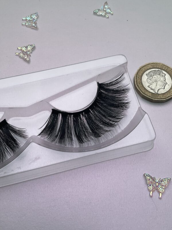 Cilla Black False Lashes Eyelashes 20-25mm - Image 6