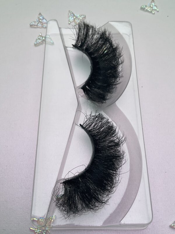 Pepper Black Curly Bushy False Lashes 20mm - Image 3