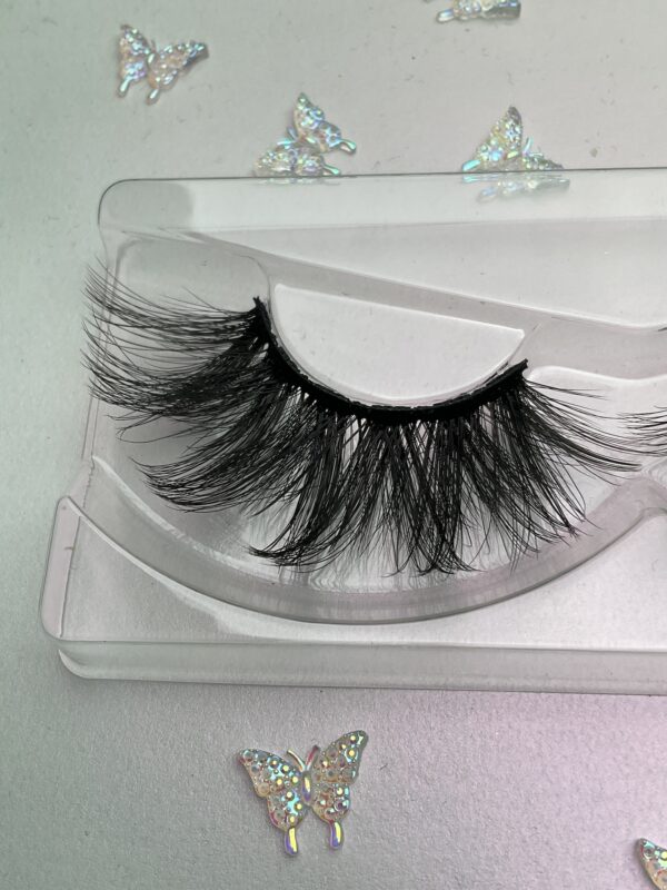 Loreen Black False Lashes Eyelashes 25mm - Image 4