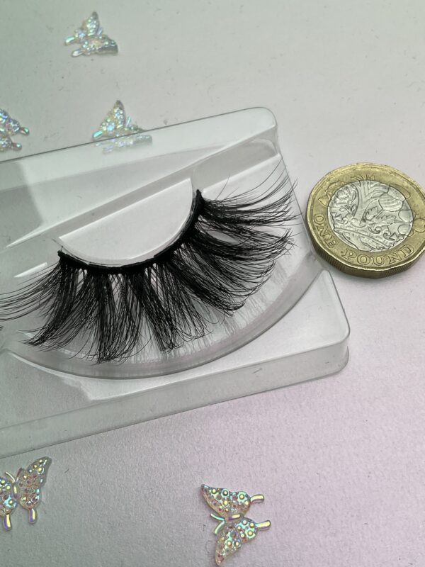 Loreen Black False Lashes Eyelashes 25mm - Image 6