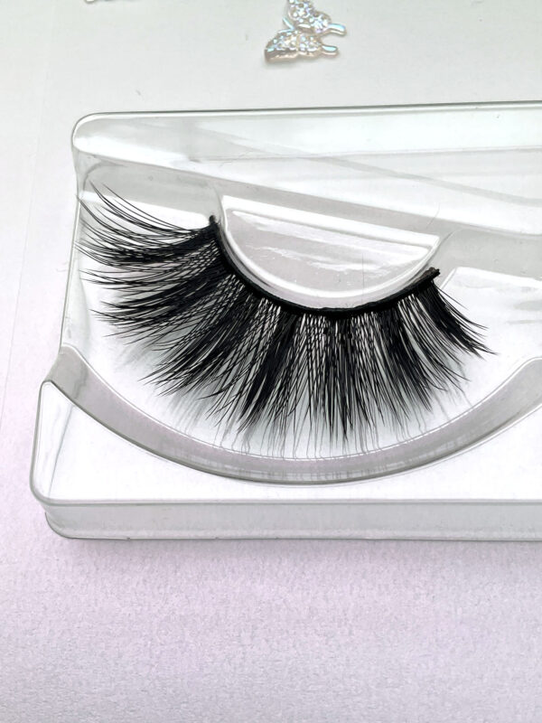 Damselfrau Vegan False Lashes - Image 3