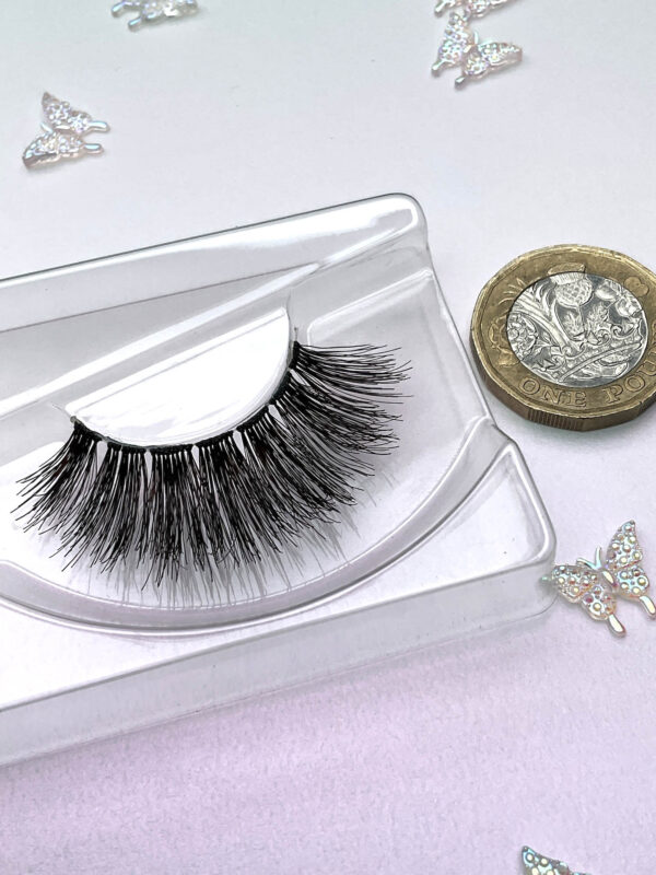 Femme Vegan False Lashes - Image 6