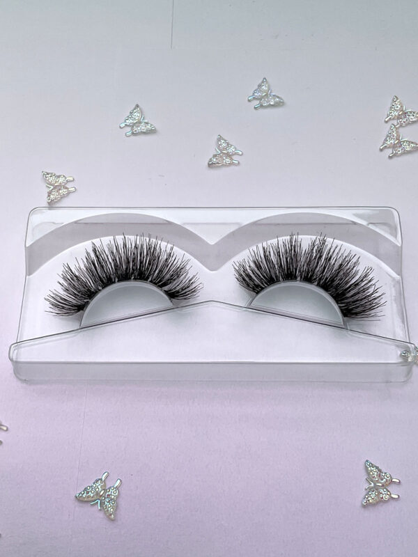 Femme Vegan False Lashes - Image 5