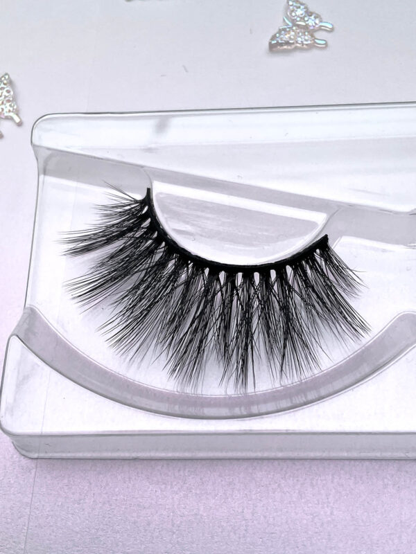 Madame Vegan False Lashes - Image 3