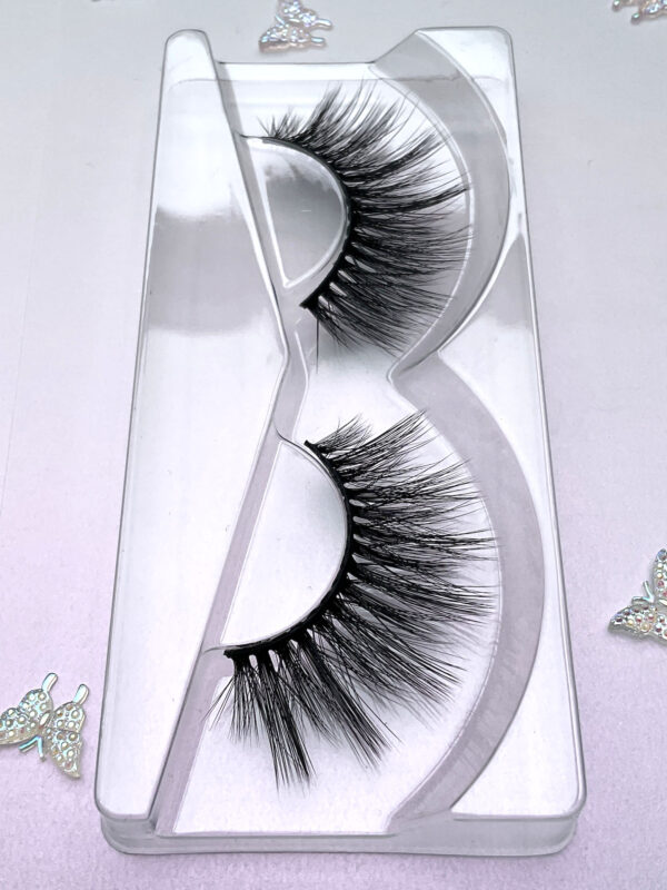 Madame Vegan False Lashes - Image 4