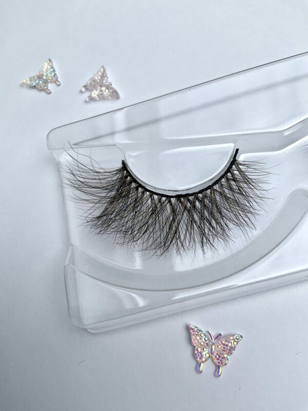 Paloma Black and Blonde False Lashes - Image 3